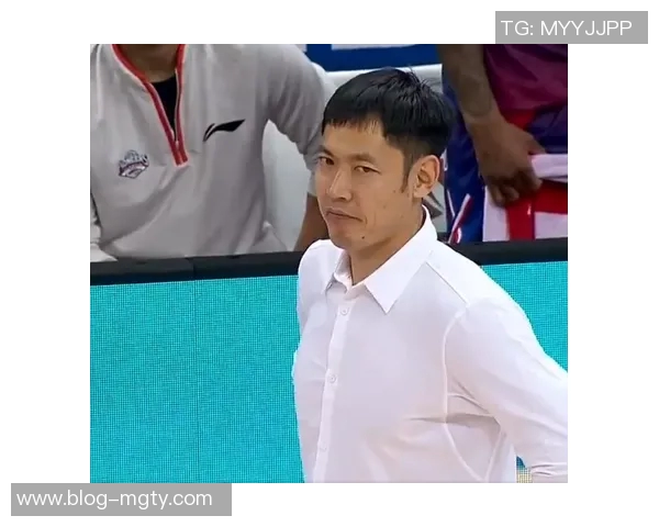 张庆鹏点评球队防守表现称第一节失30分无犯规显示防守软弱需加强 张庆鹏点评球队防守表现称第一节失30分无犯规显示防守软弱需加强