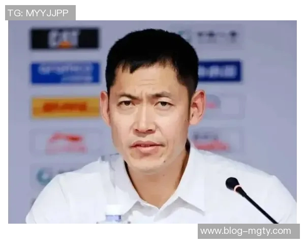 张庆鹏点评球队防守表现称第一节失30分无犯规显示防守软弱需加强 张庆鹏点评球队防守表现称第一节失30分无犯规显示防守软弱需加强