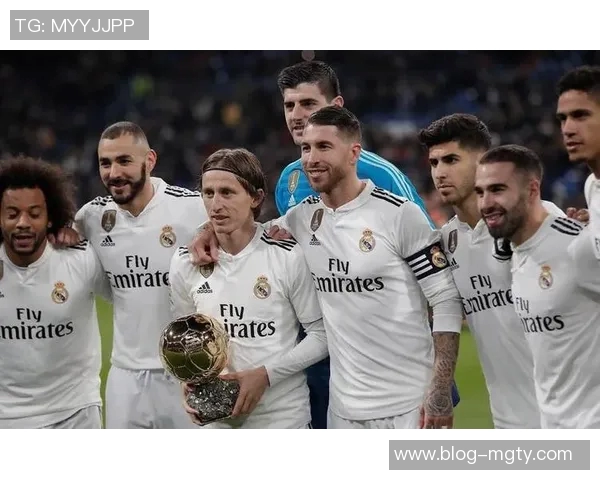 皇马中卫短缺却不提拔马丁内斯或因对其进行敲打策略